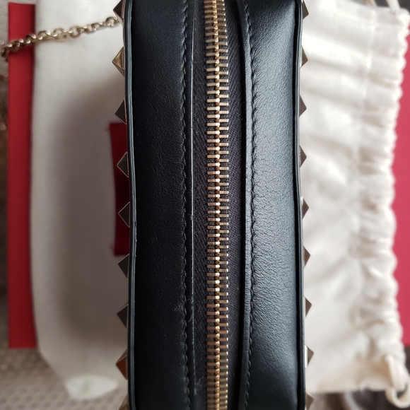 Valentino Garavani Rockstud Mini Camera Bag crossbody with chain - Picture 8 of 8